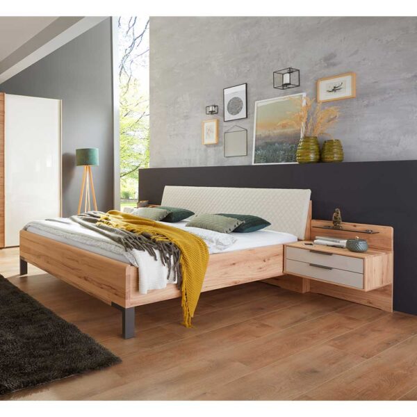 Breites Bett aus Kernbuche Massivholz und Kunstleder Made in Germany (dreiteilig)